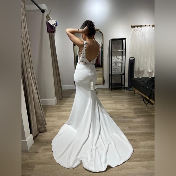 Wedding Gown - Picture 1 of 10
